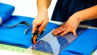 How to Cut Fabric for Fleece Blanket  NoSew Crafts [upl. by Kenrick]