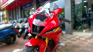 2022 Yamaha R15 V4  Metallic Red [upl. by Suidaht]